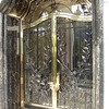 欄間と一体の豪華なロートアイアンの玄関扉①